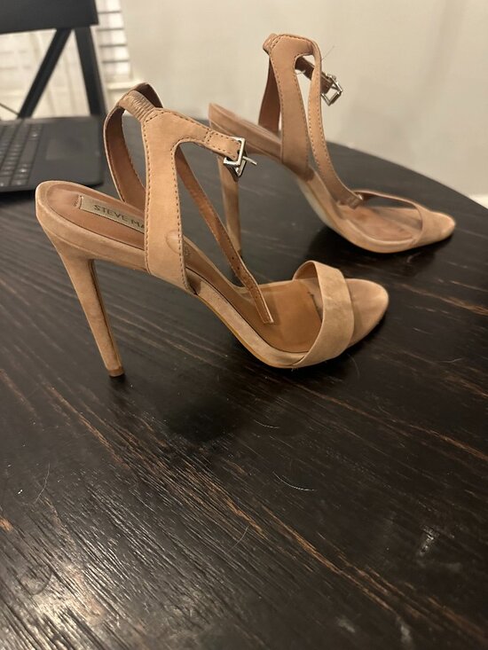 Nude Steve Madden Strappy Heels Size 7.5 - Picture 1 of 3